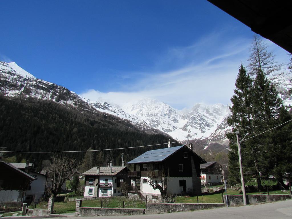 Casa Alpina Don Guanella Bed & Breakfast Macugnaga Exterior photo
