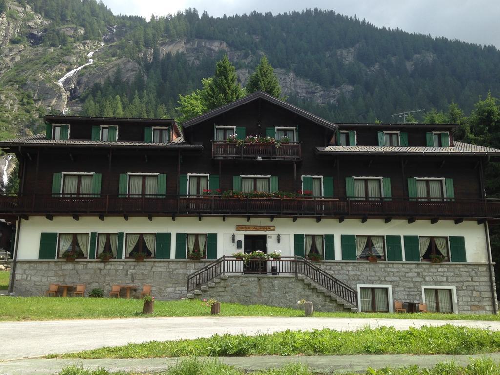 Casa Alpina Don Guanella Bed & Breakfast Macugnaga Exterior photo